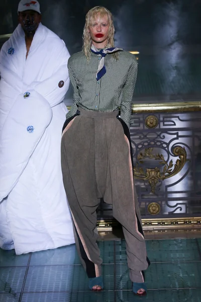 Look 38